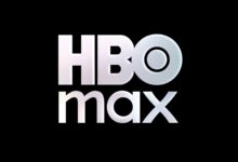 Imagen de una persona disfrutando de contenido en HBO Max con anuncios contextuales