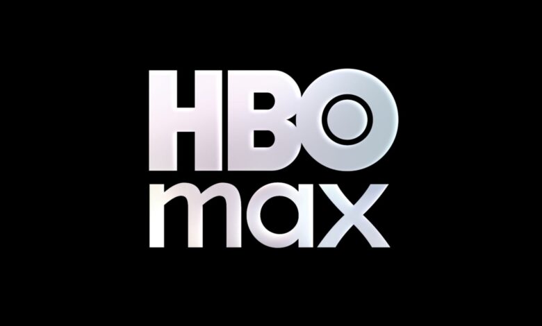 Imagen de una persona disfrutando de contenido en HBO Max con anuncios contextuales