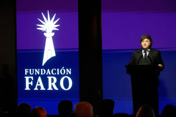 Javier Milei hablando en la Fundación Faro sobre la economía argentina