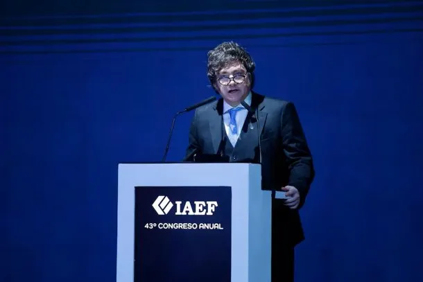 Javier Milei durante su exposición en el Congreso del Instituto Argentino de Ejecutivos de Finanzas