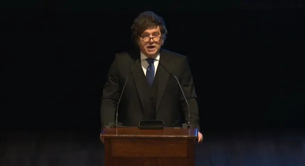 Javier Milei en el Palacio Libertad durante el tributo al Rebe de Lubavitch