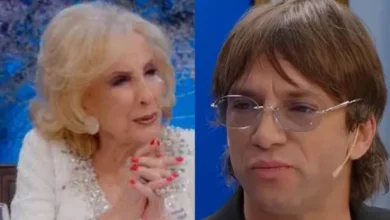 Joaquín Levinton y Mirtha Legrand sonriendo en la mesa del programa