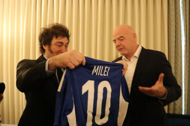 Milei y Messi, un momento de celebración en medio de la tormenta política