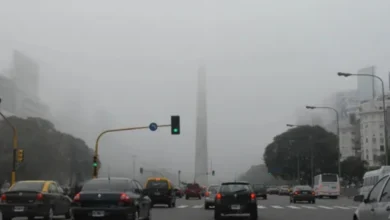Un clima cargado de neblinas en Buenos Aires