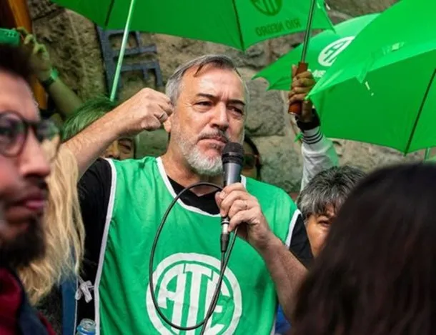 Rodolfo Aguiar, secretario general de ATE, en una conferencia de prensa