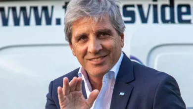 Imagen de Luis Caputo durante una conferencia de prensa