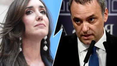 Victoria Villarruel y Manuel Adorni en una reunión del Congreso