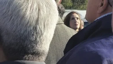 Victoria Villarruel de espaldas a Javier Milei durante el Himno Nacional Argentino