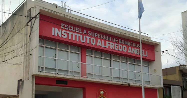 Brigadistas de rescate de Córdoba preparándose para partir hacia Venezuela