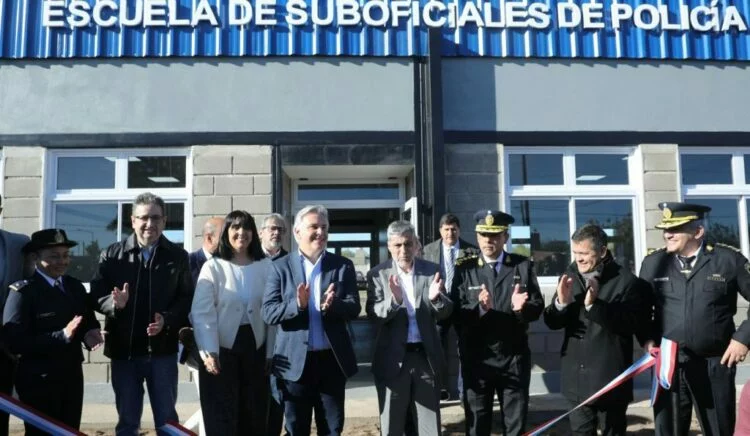 Estudiantes de la Escuela de Suboficiales de la Policía de Córdoba durante una formación práctica