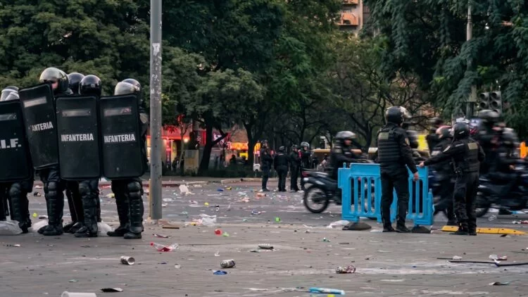 Imagen de la Policía de Córdoba en acción durante un partido de fútbol