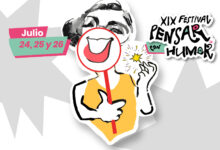 Imagen de una persona riendo en una calle de Córdoba