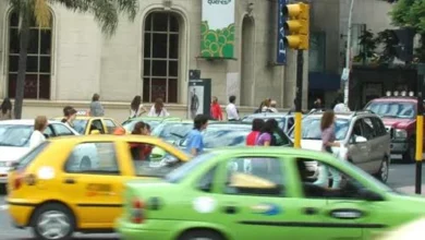 Taxistas de Córdoba protestan por la falta de regulación para los choferes de aplicaciones