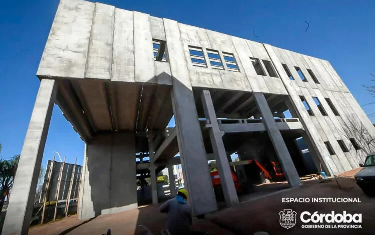 Imagen de la construcción de la nueva sede de la Universidad Provincial de Córdoba en la zona sur