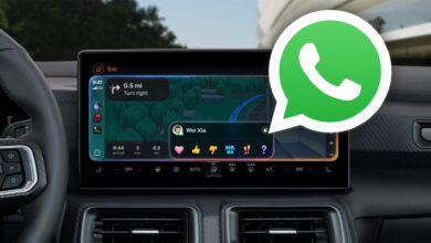 Imagen de la pantalla de WhatsApp en CarPlay, mostrando las nuevas funciones de voz