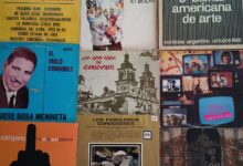 Diego Quiroga con su colección de vinilos en el Paseo del Buen Pastor