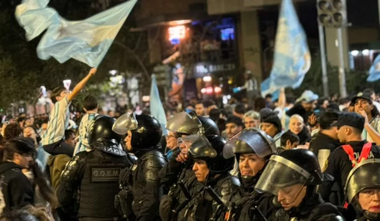 Imagen de la Policía de Córdoba desplegada en el Patio Olmos