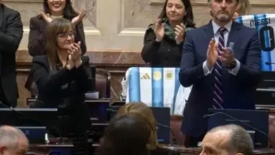 Senadores argentinos con camisetas de la Selección Nacional en el Congreso