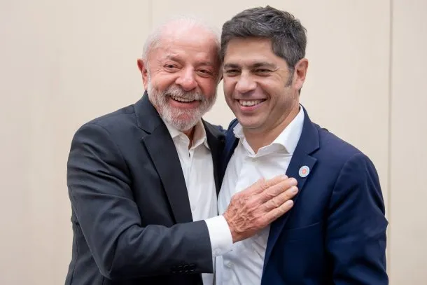 Axel Kicillof y Javier Milei en una reunión política