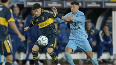 Álvaro Montero realiza su gesto en la previa del partido