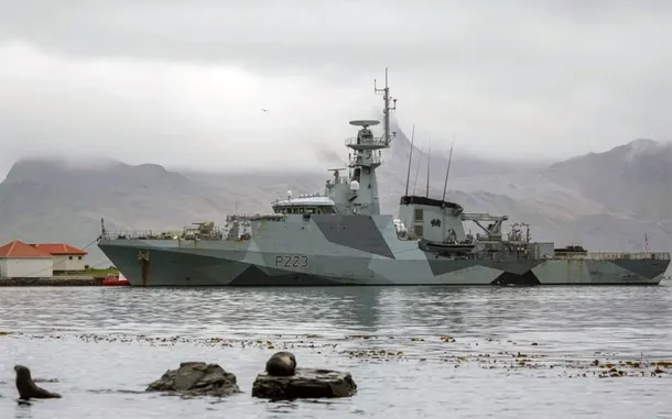 Buque de guerra británico HMS Medway