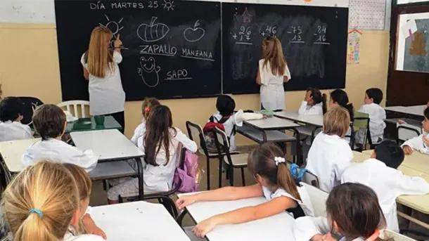 Docentes en una reunión paritaria