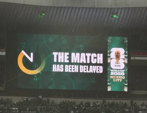 Imágenes de la tormenta en el Estadio Azteca antes del partido entre México y Ecuador
