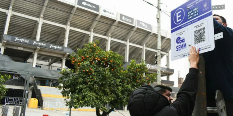 Estacionamiento controlado en el Estadio Julio César Villagra