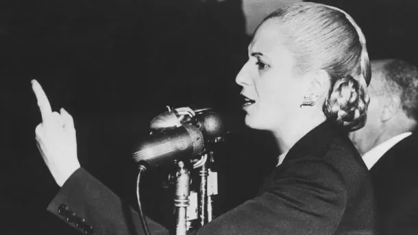 Eva Perón en el balcón de la Casa Rosada