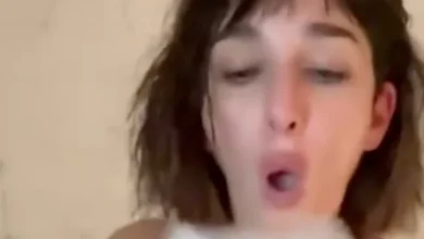 Leila Gianni en un jacuzzi con un bikini con los colores de la bandera argentina