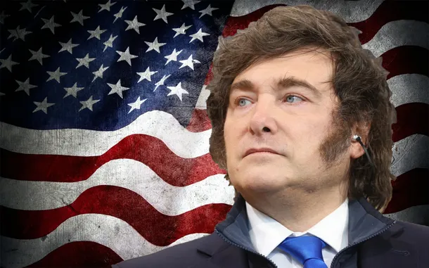 Javier Milei y la bandera de Estados Unidos