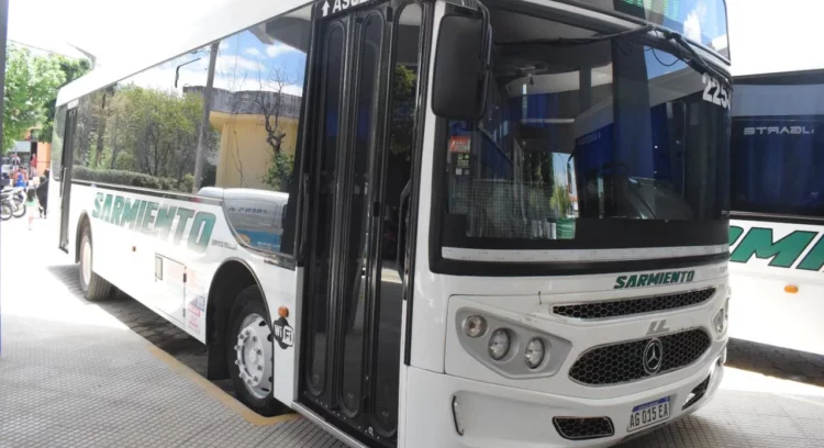 La crisis del transporte interurbano en Córdoba: una pesadilla para docentes y estudiantes