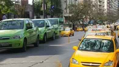 Vehículos de taxi y remis en la ciudad de Córdoba