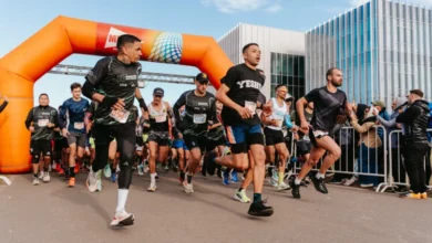Corredores y caminantes en la salida de la Maratón Solidaria en el campus de la Universidad Siglo 21, Córdoba