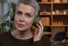 Imágenes de auriculares inalámbricos y microondas