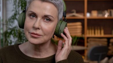 Imágenes de auriculares inalámbricos y microondas