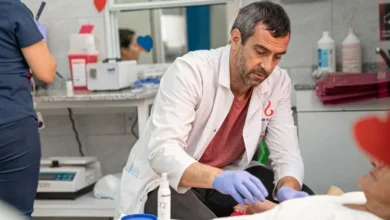 Voluntarios donando sangre en un hospital de Córdoba