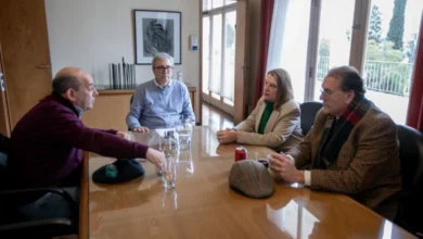Rector Jhon Boretto anunciando el apoyo financiero de la UNC a becarios posdoctorales del Conicet