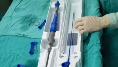 Equipo médico realizando un implante TAVI en el Nuevo Hospital San Roque