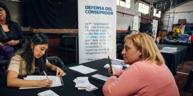 Imagen destacada con personas en eventos comunitarios