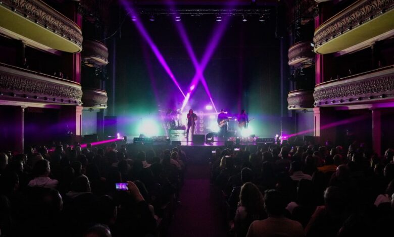 Imagen de la primera noche del ciclo Rock Real – Tributos en el Teatro Real de Córdoba