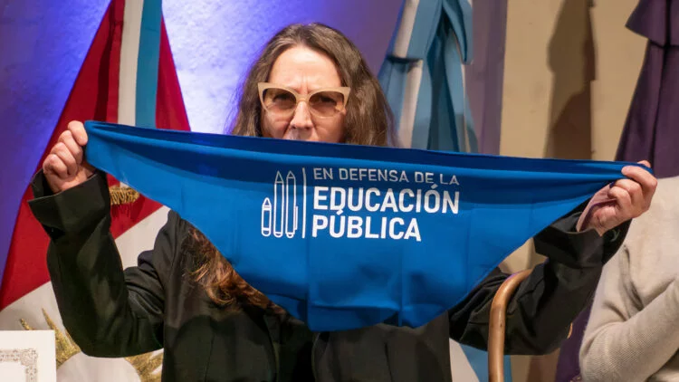 Lucrecia Martel recibiendo el título de Doctor Honoris Causa en la Universidad Nacional de Córdoba