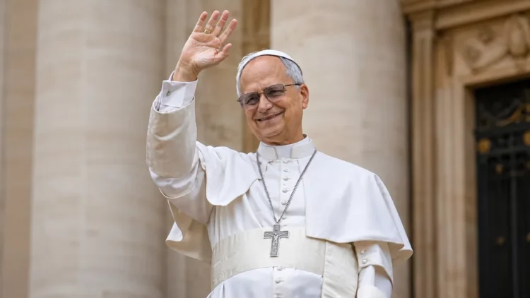 Imagen del Papa León XIV durante una misa multitudinaria