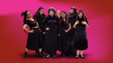 Imagen del elenco de Bernarda (La de la casa) en el escenario del Teatro Real