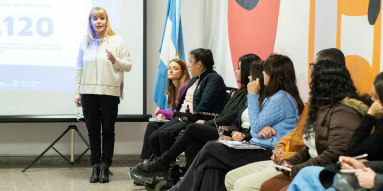 Reunión de la Dirección General de Discapacidad de Córdoba con representantes universitarios internacionales