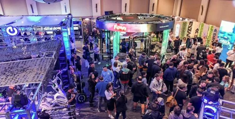 Fachada del Complejo Ferial Córdoba preparada para la ExpoMov 2024
