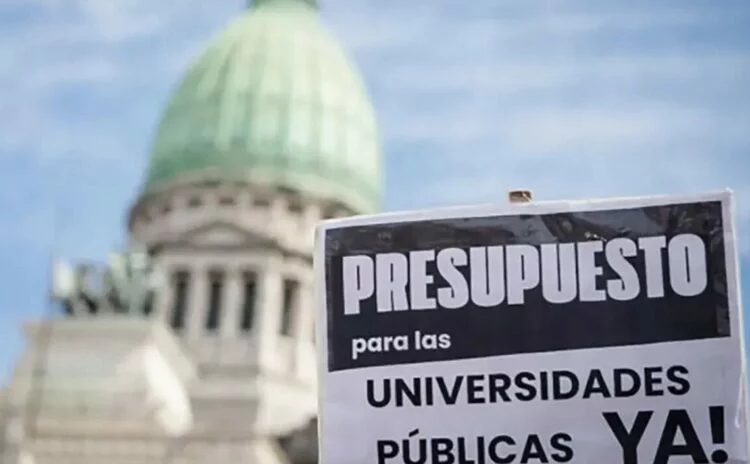 Reunión de representantes universitarios y del Ministerio de Capital Humano en el Palacio Pizzurno