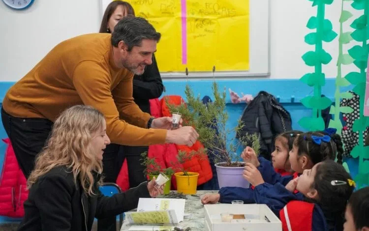 Estudiantes cordobeses participando en actividades de educación ambiental