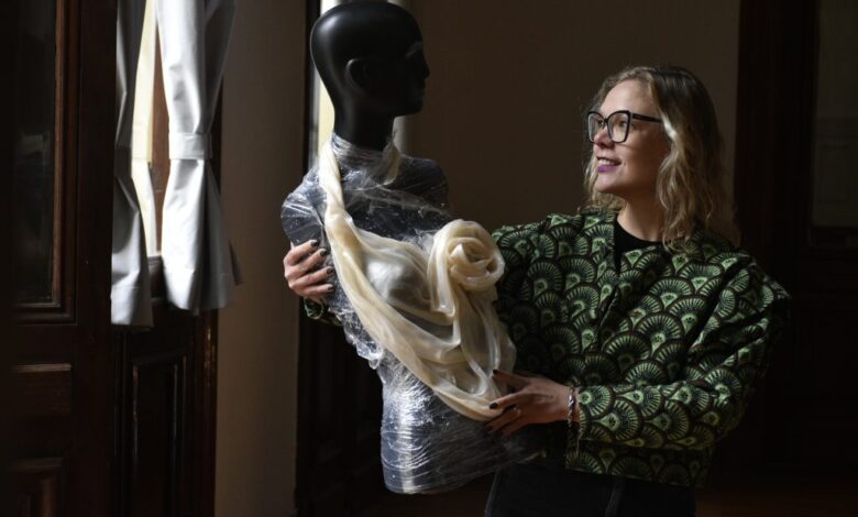 Imagen de una obra de arte textil expuesta en el Museo de las Mujeres