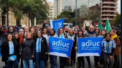 Movilización de la comunidad científica en la Plaza Agustín Tosco